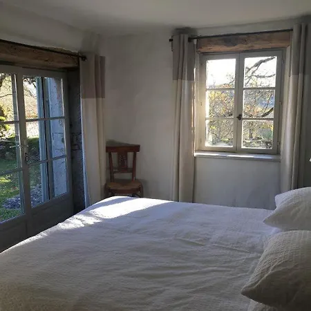 Le Mas Du Clouquier Bed & Breakfast *